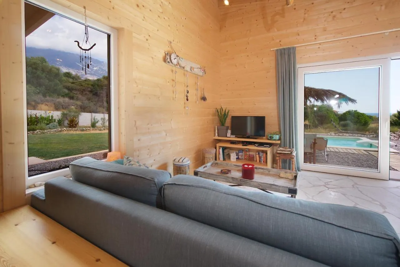 Driftwood Villa Karavados