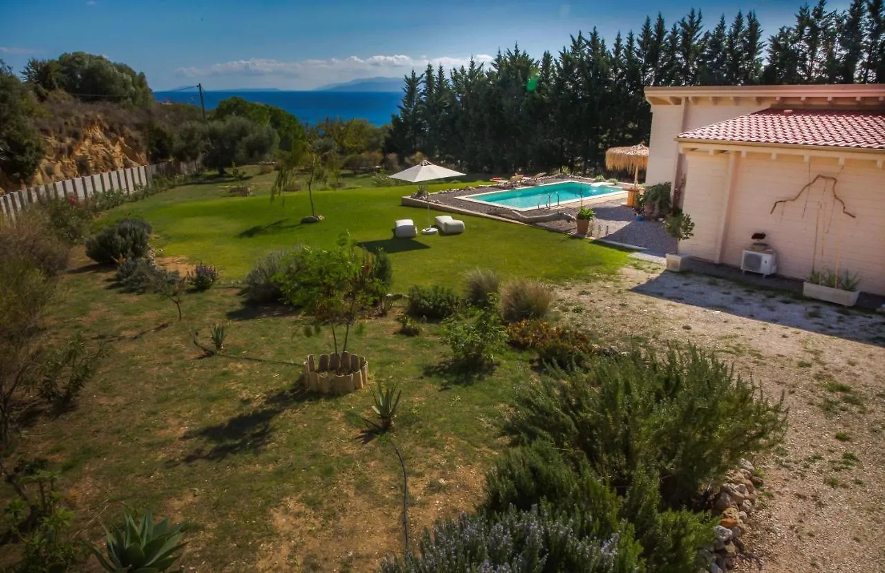 Driftwood Villa Karavados