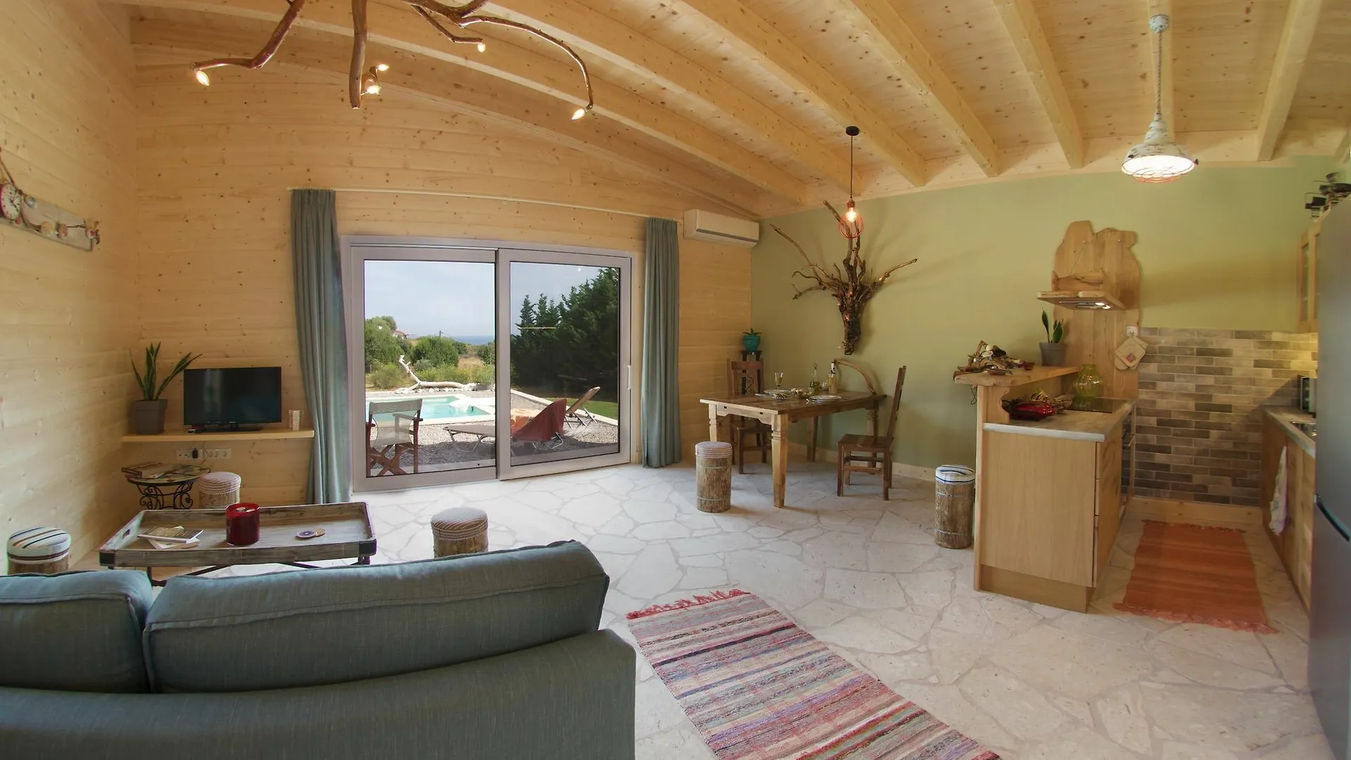 Driftwood Villa Karavados