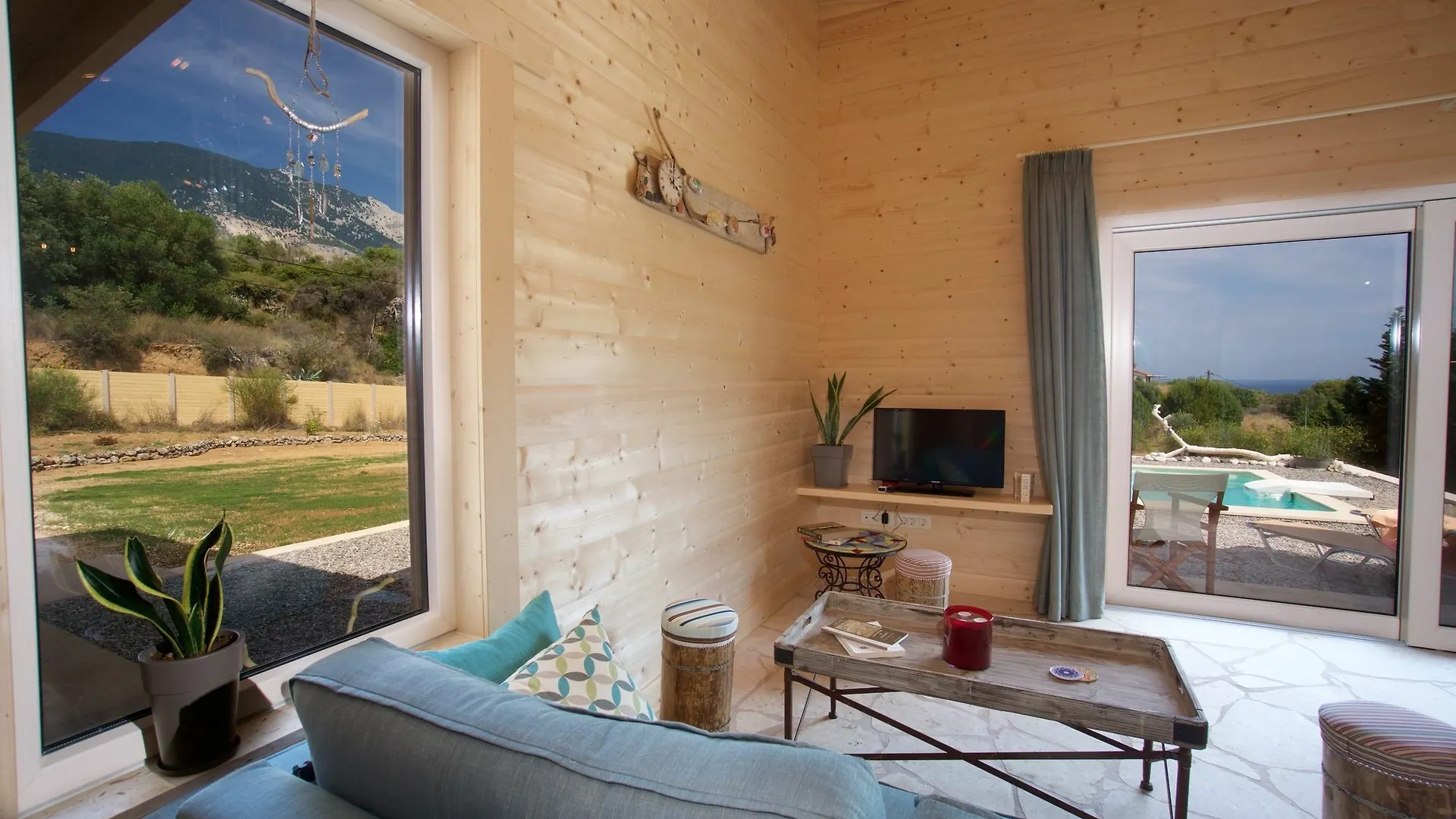 Driftwood Villa Karavados